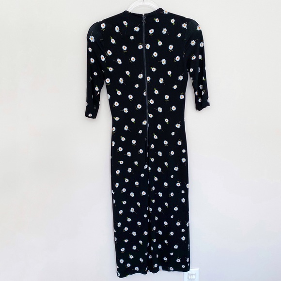 Alice + Olivia Delora Daisy Print Fitted Dress - Picture 3 of 6